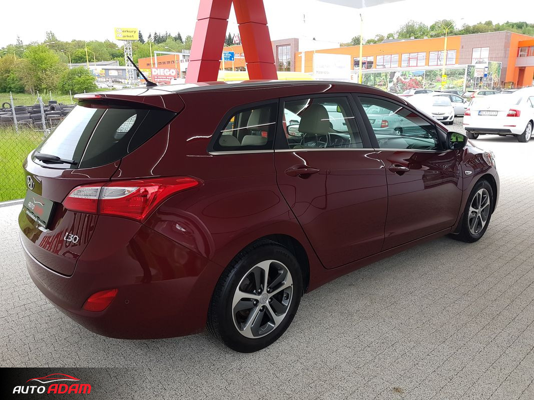 Hyundai i30 CW 1.6 CRDi Family 81 kW AUTO ADAM