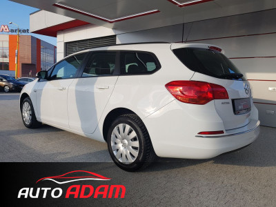 Opel Astra Sport Tourer 1.6 Enjoy