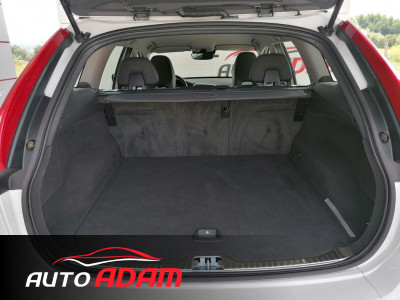 Volvo XC60 2.4l D4 AWD 140kW MOMENTUM