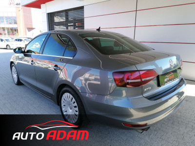 Volkswagen Jetta 2.0 TDi 110 Kw  Highline DSG