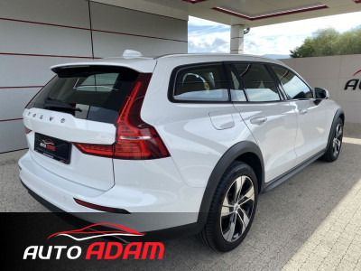 Volvo V60 Cross Country B4 D AWD PRO 145 kW