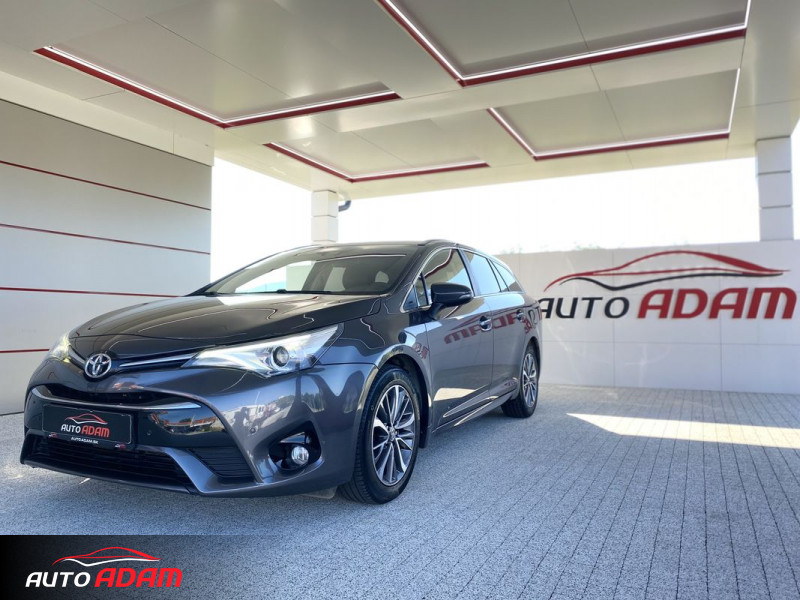 Toyota Avensis Combi 2.0 D-4D 105 kW NEFUNKČNÝ MOTOR, NUTNÁ OPRAVA